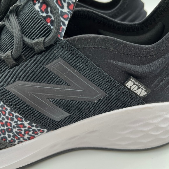 New Balance Fresh Foam Roav Womens 7 Black Leopard Print Running Shoes WROAVBV - Picture 4 of 10